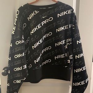 Nike Pro Cropped Crewneck